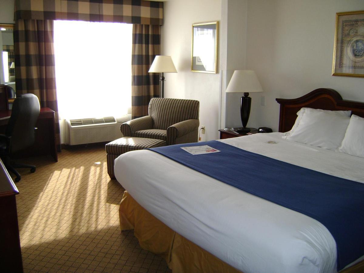 Holiday Inn Express hotel y Suites Alliance Exterior foto