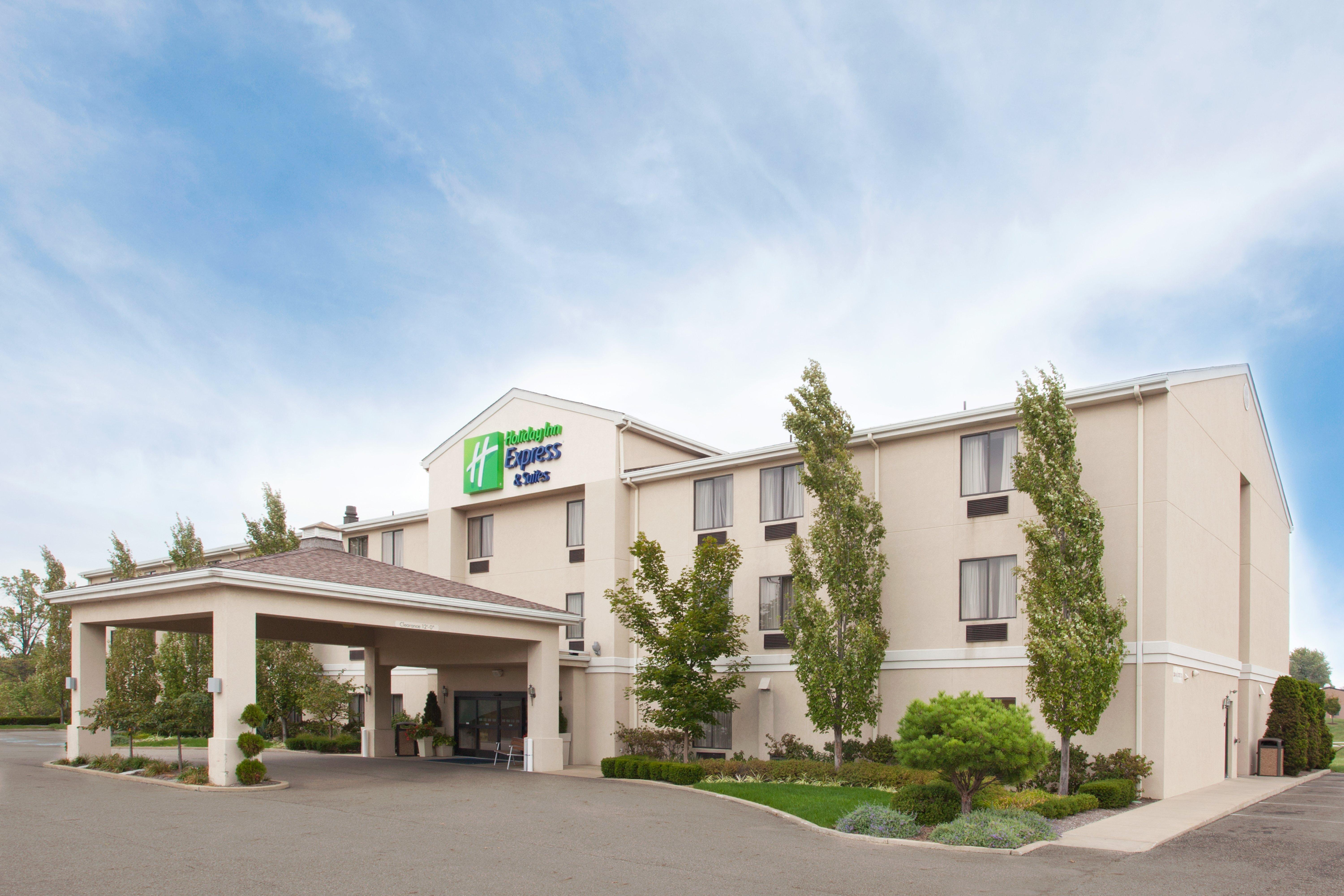 Holiday Inn Express hotel y Suites Alliance Exterior foto