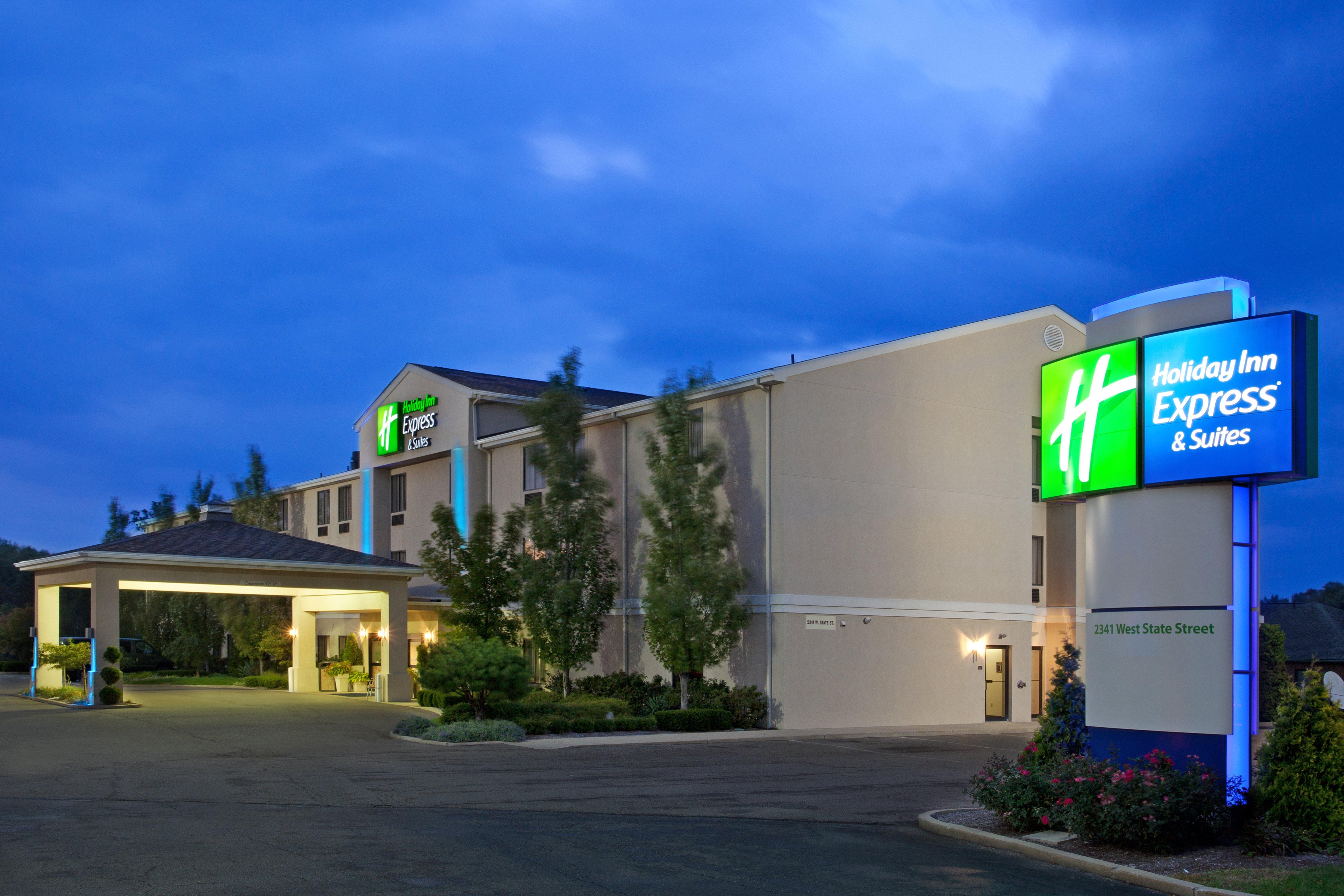 Holiday Inn Express hotel y Suites Alliance Exterior foto