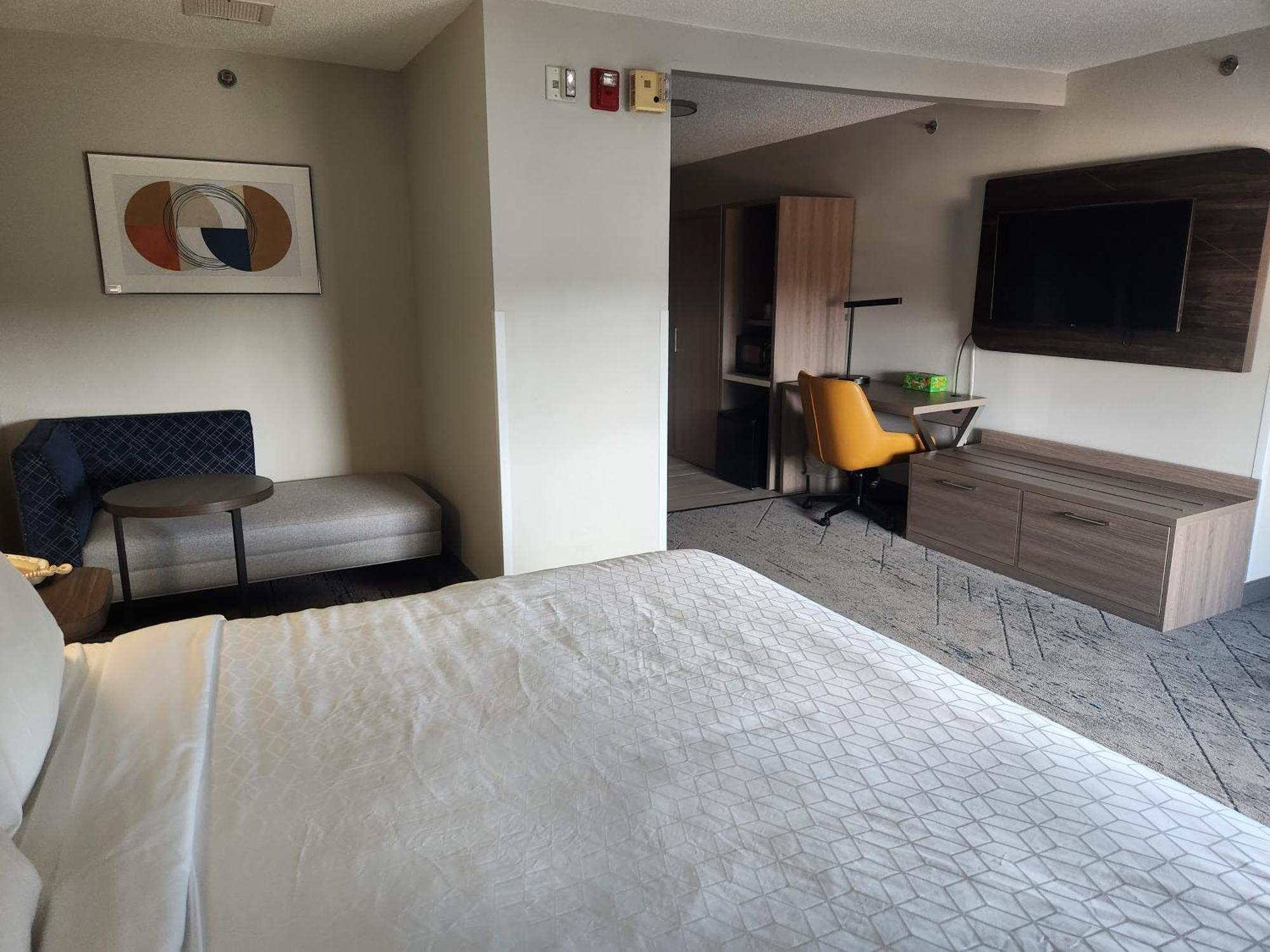 Holiday Inn Express hotel y Suites Alliance Exterior foto