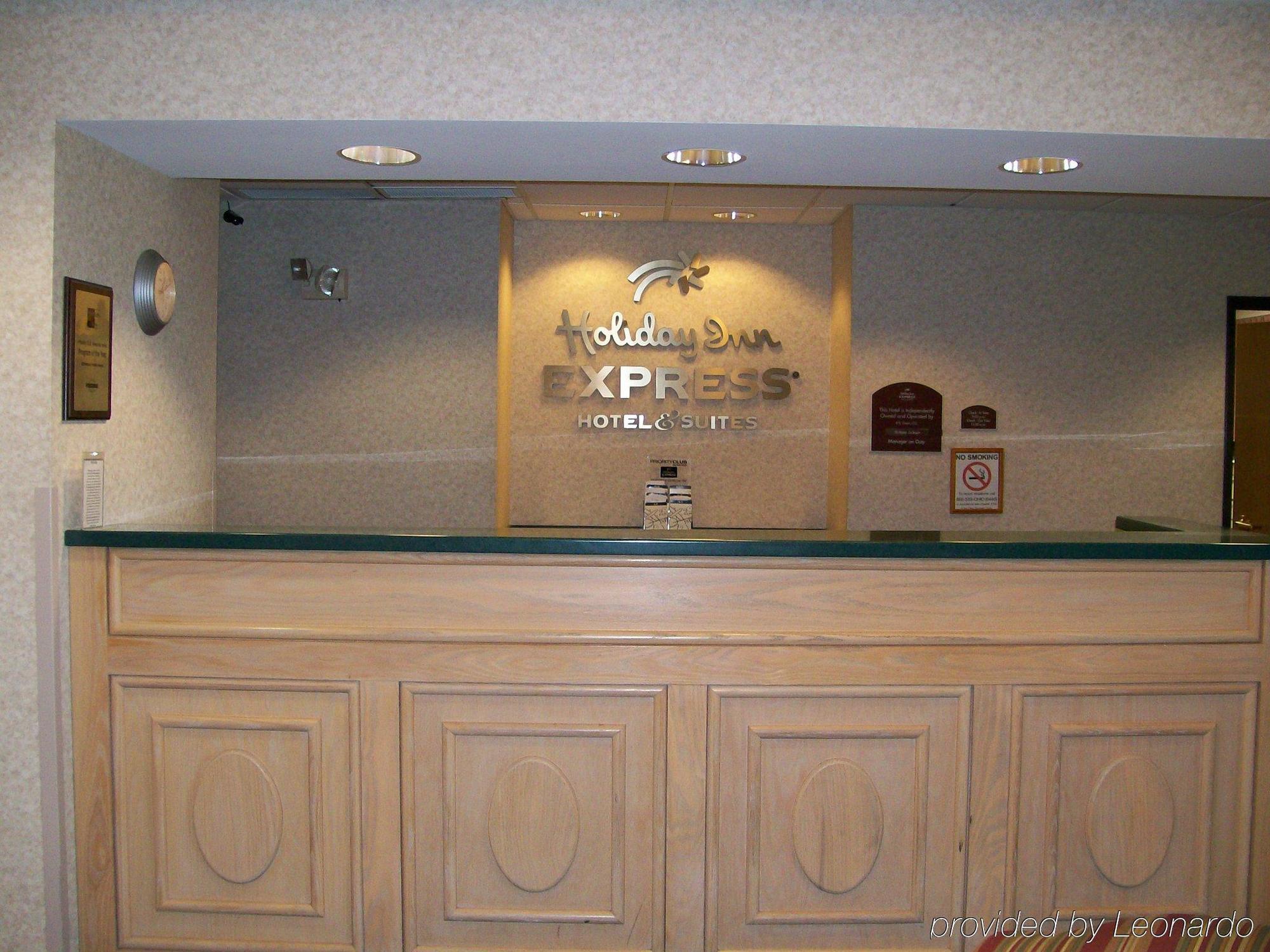 Holiday Inn Express hotel y Suites Alliance Exterior foto