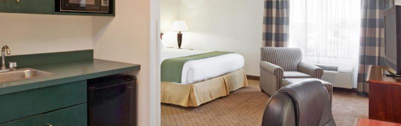 Holiday Inn Express hotel y Suites Alliance Exterior foto