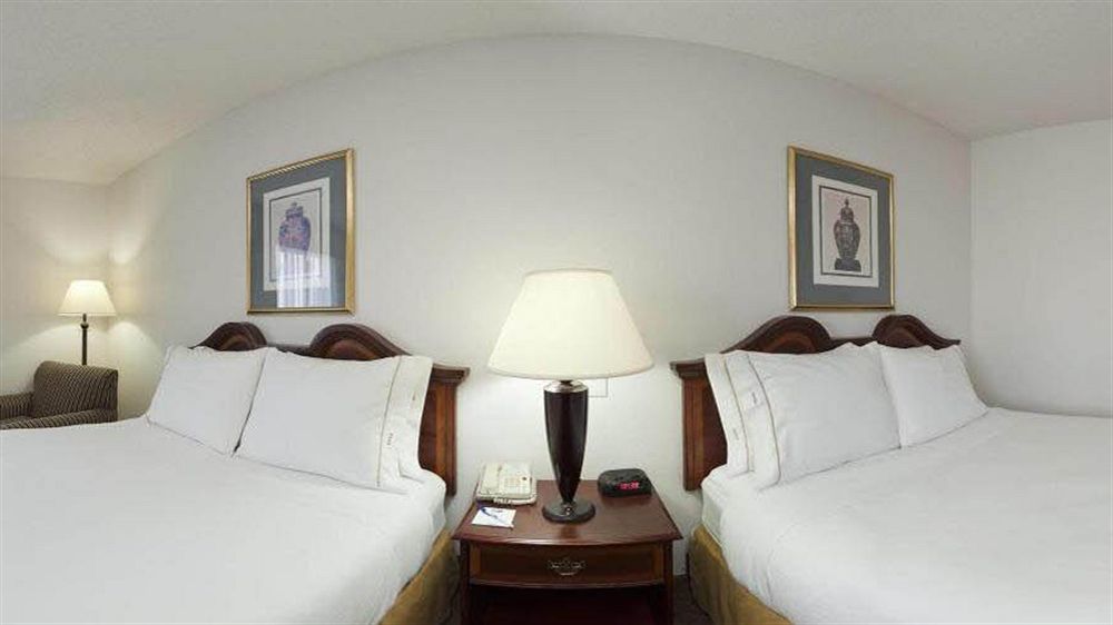 Holiday Inn Express hotel y Suites Alliance Exterior foto